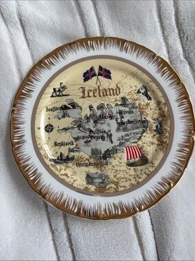 Iceland Decorative Map Plate in Cream and Gold - Vintage Style Wall Decor